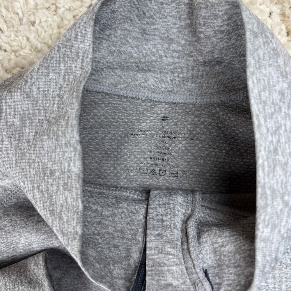 Fabletics Mens Quarter Zip Pullover Medium Gray Performance Long Sleeve - Picture 3 of 7